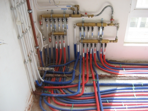 Raccords et tuyauterie PVC pour installation sanitaire